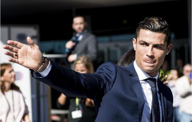 多谁谁尴尬！皇马免签姆巴佩后 国内4冠均被巴萨夺走 巴黎6冠王