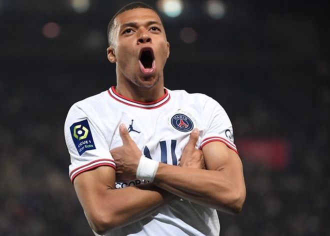 库里26分巴特勒19分，勇士132-125击败黄蜂