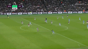 轰31分9板6助，詹姆斯又成历史首人！湖人拒连败一口气迎4大利好